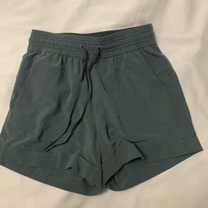 Lululemon spring break away short